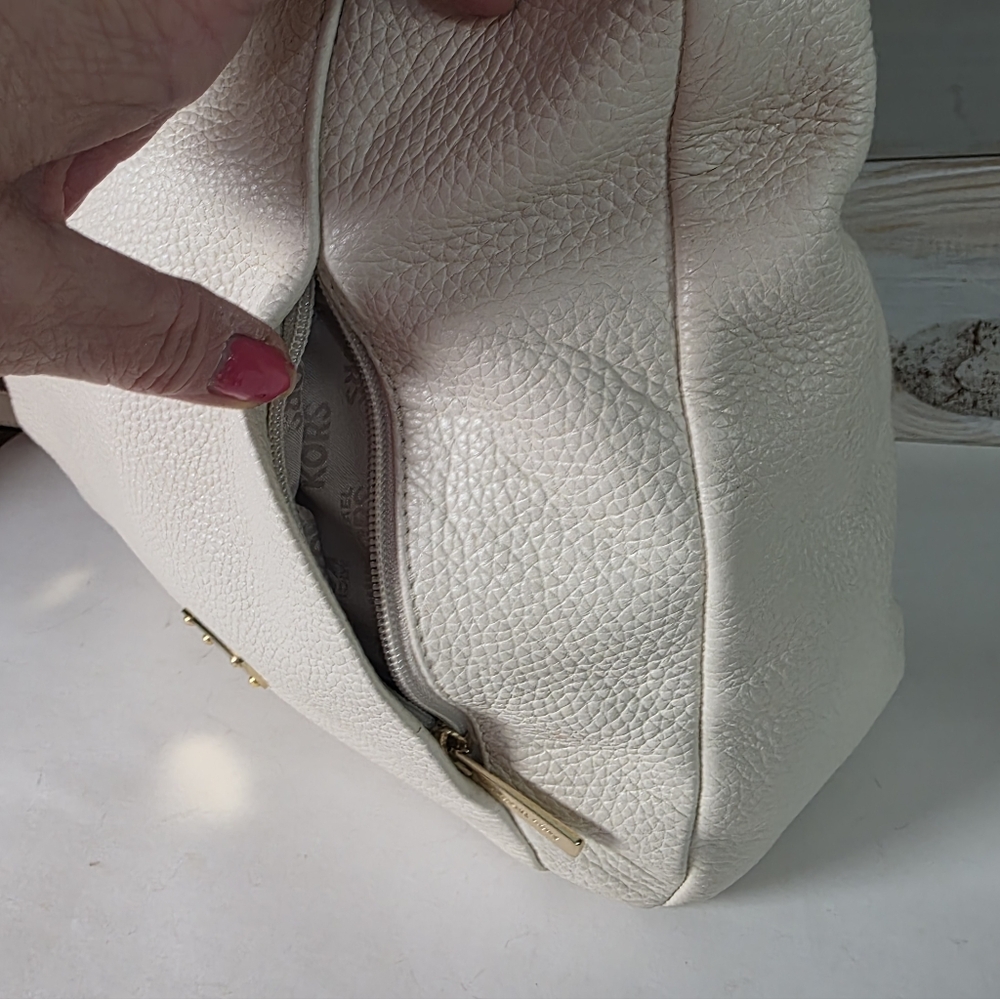 Michael Kors Hallie large leather Hobo Shoulder Crossbody - Picture 13 of 16